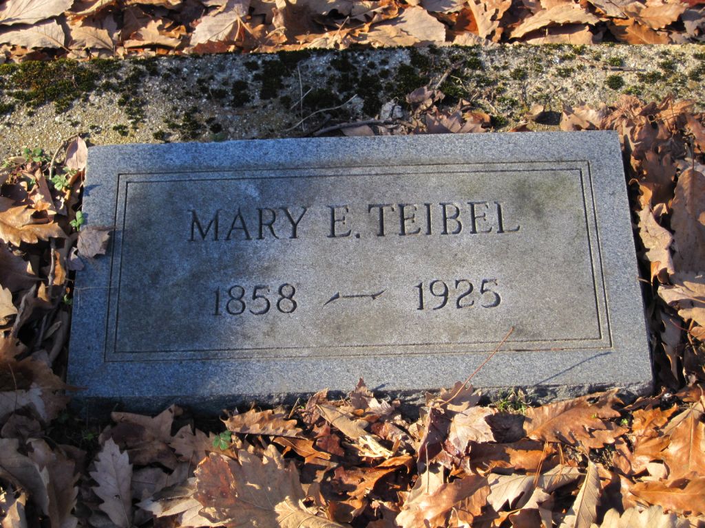 the headstone of Maria Bessie Vyborny